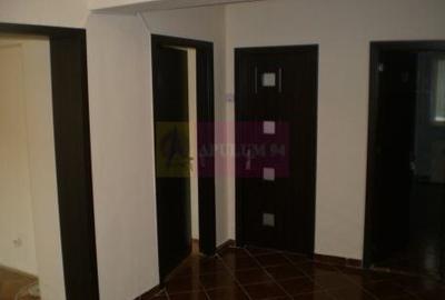 Apartament cu 3 camere decomandat în Decebal - 6