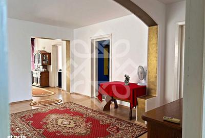 Casă cu 6 camere decomandat cu Teren 1850 Mp în Iorga - 5