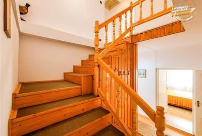 Tur 3D! Resedinta notabila,pe armonios cadru natural,distinse faciliati,Central, Tur 3D! Resedinta notabila,pe armonios cadru natural,distinse faciliati,Central, - 13