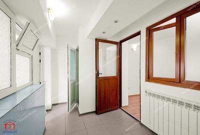 Spatiu comercial parter de bloc BR-uri Agentia de Voiaj - 2