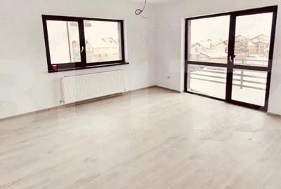 Apartament cu 2 camere decomandat în Sânpetru