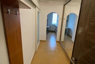 Decomandat. Cu centrala proprie. Etaj intermediar - 9