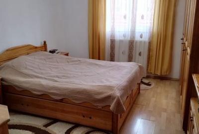 Casă cu 5 camere cu Teren 732 Mp în Central - 1