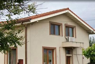 Casă cu 4 camere cu Teren 1200 Mp în Km 5 - 7