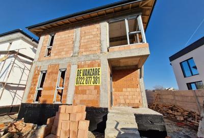 Vila lux, str Pădurii-Lebada, 5 camere, 3 bai, curent 380 kw, COMISION  0padurii - 9
