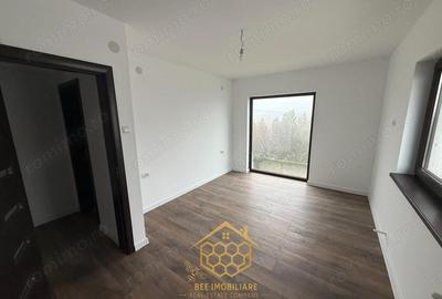Casă cu Teren 300 Mp în Șimnicu de Jos - 4