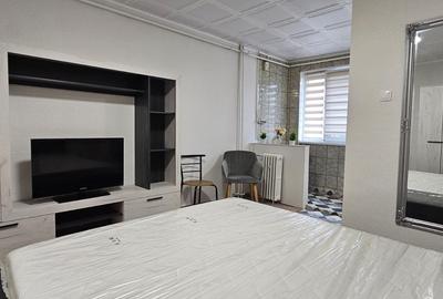 Garsoniera in Tractorul la 5 min de Coresi Mall - Cod Intern 2006 - 1