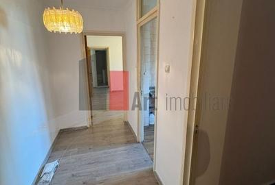 De vânzare – Apartament 3 camere, Sector 4 - 10