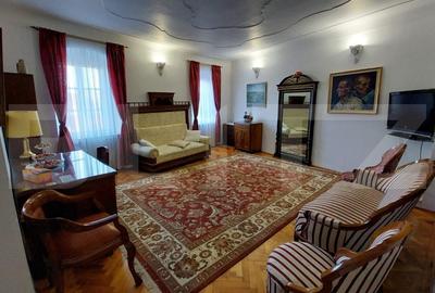 Apartament la casa de vanzare, cu 3 camere, 86 mp, zona ultracentrala