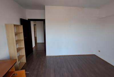 APARTAMENT 3 CAMERE - SUPRAFATA GENEROASA - 38