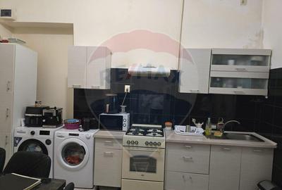 Apartament cu 3 camere decomandat în Central - 11