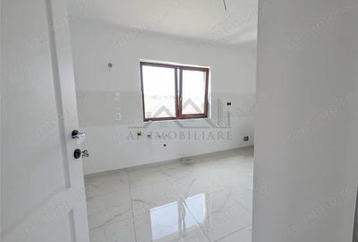 Casă cu 4 camere cu Teren 400 Mp în Lunca Cetățuii