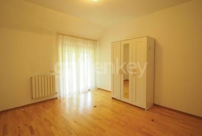 Vila nemobilata in complex cu piscina | 2 garaje - 16