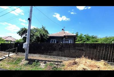 Casă cu 4 camere cu Teren 886 Mp în Ulmu - 7
