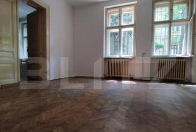 Casa istorica, 2 apartamnte, curte proprie- posibilitati mul - 3