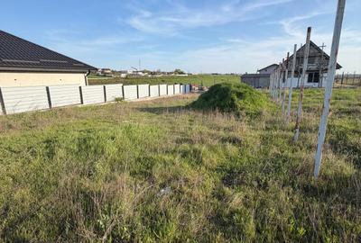 Teren extravilan de 680 mp, în Costi - 1