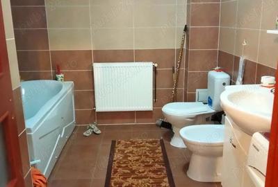 Apartament cu 3 camere decomandat în Central - 3