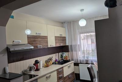 Apartament cu 2 camere semidecomandat în Cantemir