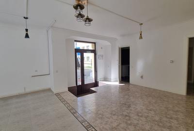 Spatiu comercial central la parter de inchiriat - 4