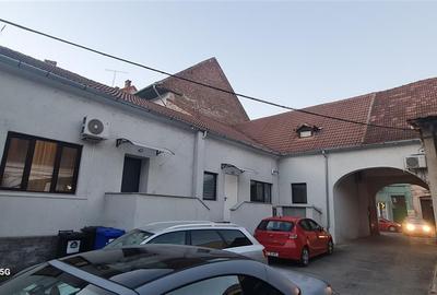 Apartament cu 2 camere circular, mobilat în Central