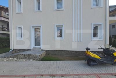 Apartament cu 3 camere decomandat, mobilat în Tractorul - 13