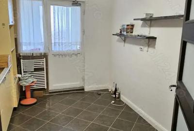 Apartament cu 4 camere semidecomandat, mobilat în Titan - 8