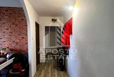 Apartament 3 camere,etaj 3,zona UMT - 12
