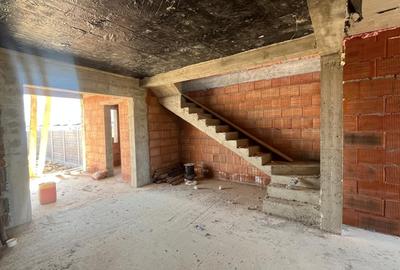 Duplex cu 4 camere cu Canalizare în Moșnița Nouă - 6