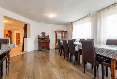 Casă cu 10 camere cu Teren 1860 Mp în Central - 3