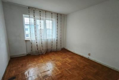 Apartament 3 camere de vanzare – zona 9 Mai, Targu Jiu - 2