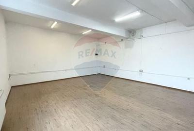 Birou, de 128 mp, în UTA - 4