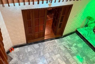 Vila lepsa zona montana 9 camere situata in centru -construcție fara probleme - - 9