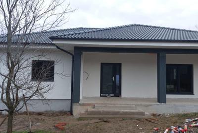 Casă cu 3 camere în Noapteș - 2