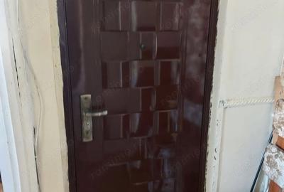 Apartament cu 2 camere decomandat în Rovinari - 1