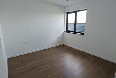 Casă cu 4 camere cu Teren 550 Mp în Central - 11