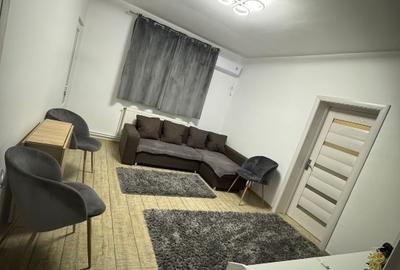 Apartament cu 3 camere semidecomandat în Valu lui Traian - 10