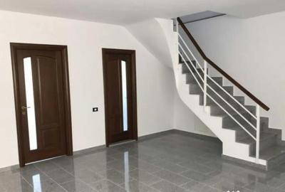 Casă cu 6 camere cu Teren 100 Mp în P-ța Unirii - 8