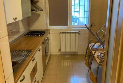 Apartament cu 3 camere în Văcăresti - 2
