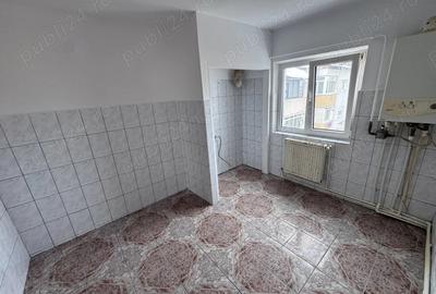 Apartament cu 3 camere decomandat în Gară - 2
