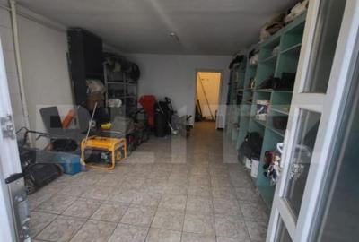 Spatiu comercial de vanzare, zona Micro III - 3