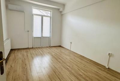 Apartament cu 3 camere semidecomandat în Romană - 9