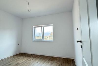 Casă cu 3 camere cu Teren 250 Mp în Bucovăț