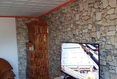 Casă cu 3 camere cu Teren 950 Mp în Sârbeni - 2