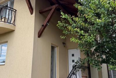 Casă cu 4 camere în Cetate