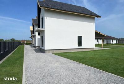 Casă cu 4 camere cu Teren 400 Mp în Domnești - 3