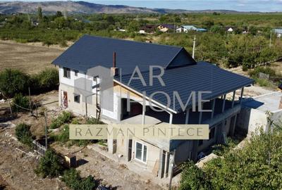 Pensiune 6 camere, teren 12713 mp, Dealul Mare, Urlati, Prah - 1