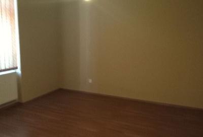 Casă cu 4 camere în Central - 11
