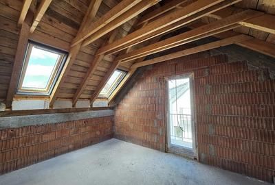 SAD la parter. Apartament cu 3 camere la Etaj si Mansarda! - 6