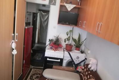 Garsonieră decomandată în Pelican