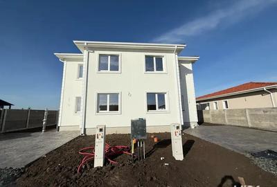 Casă cu 4 camere în Remetea Mare - 1